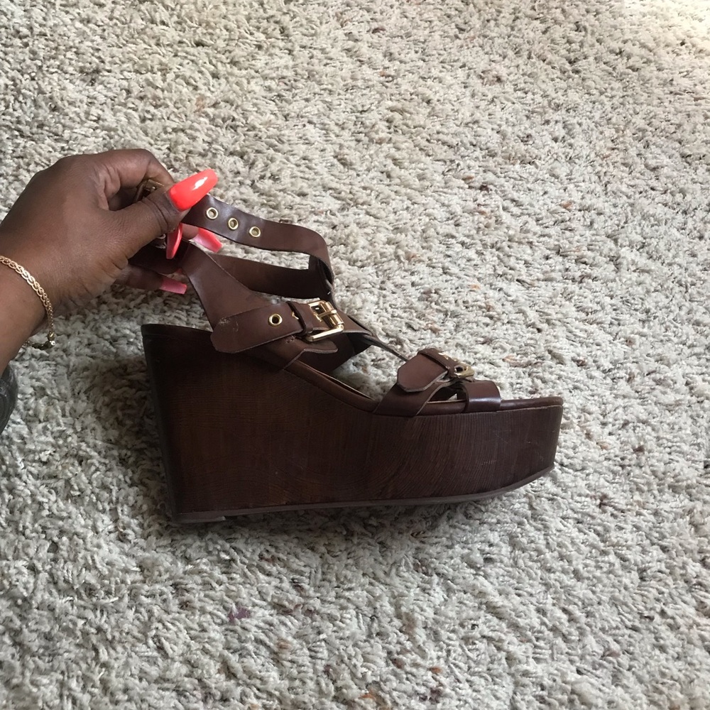 Guess brown wedges